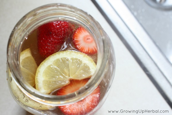 Finished strawberry lemonade kombucha!