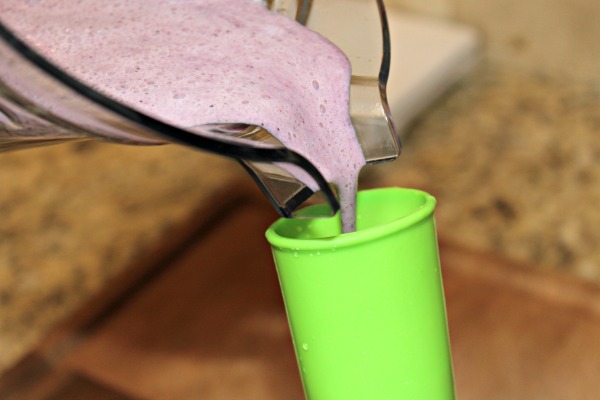 Grab and Go Snack: Smoothie Popsicles