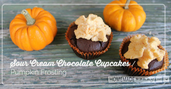 Sour Cream Chocolate Cupcakes with Pumpkin Frosting | www.homemademommy.net